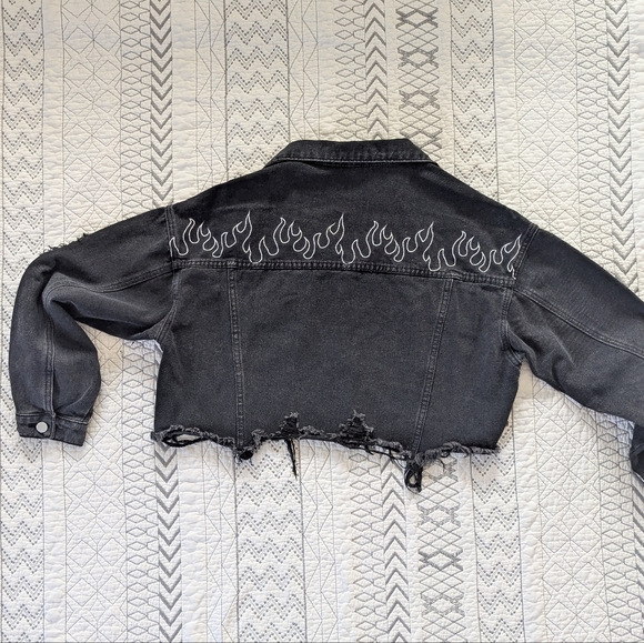 Black Distressed Jean Jacket With Flames 🖤 - Picture 6 of 7